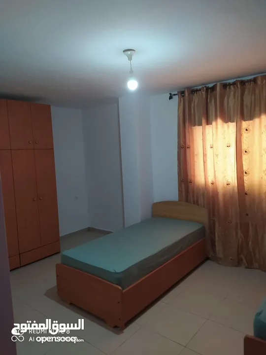 ثلاث غرف نوم مفروشة