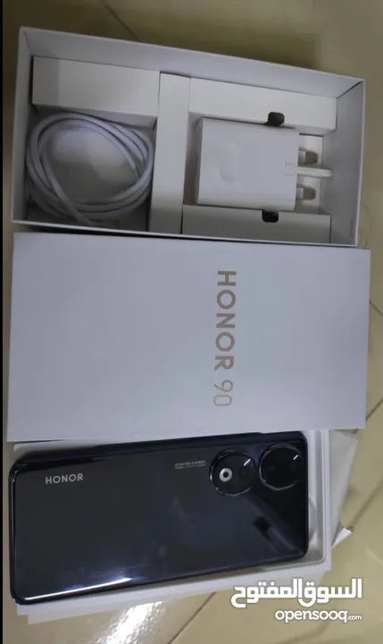 Honor 90very good condition same like new phone with all accessories