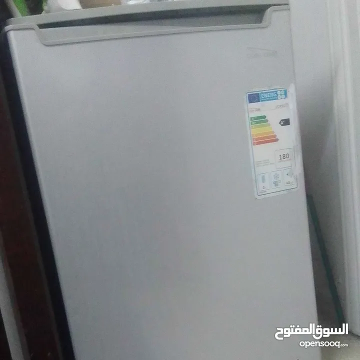 فريزر مكتبة كبيرة اربع جوارير لون سلڤر