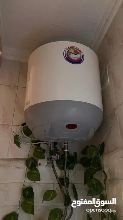 طقم سفرة / طقم كنب ضيوف/ كيزر ماء( سخان ) / مكيف 2 طن/ مفرش تخت وبرداية طقم/ قلاية كهربائية / طاولات