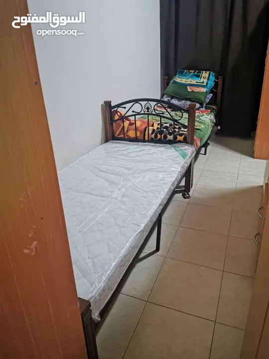 سرير للايجار لشاب عربي