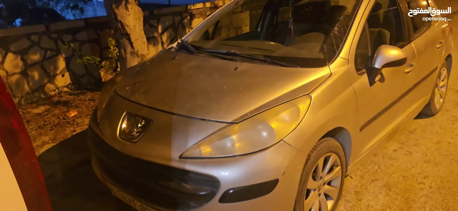بيجو 207 / لون فضي/ بنزين