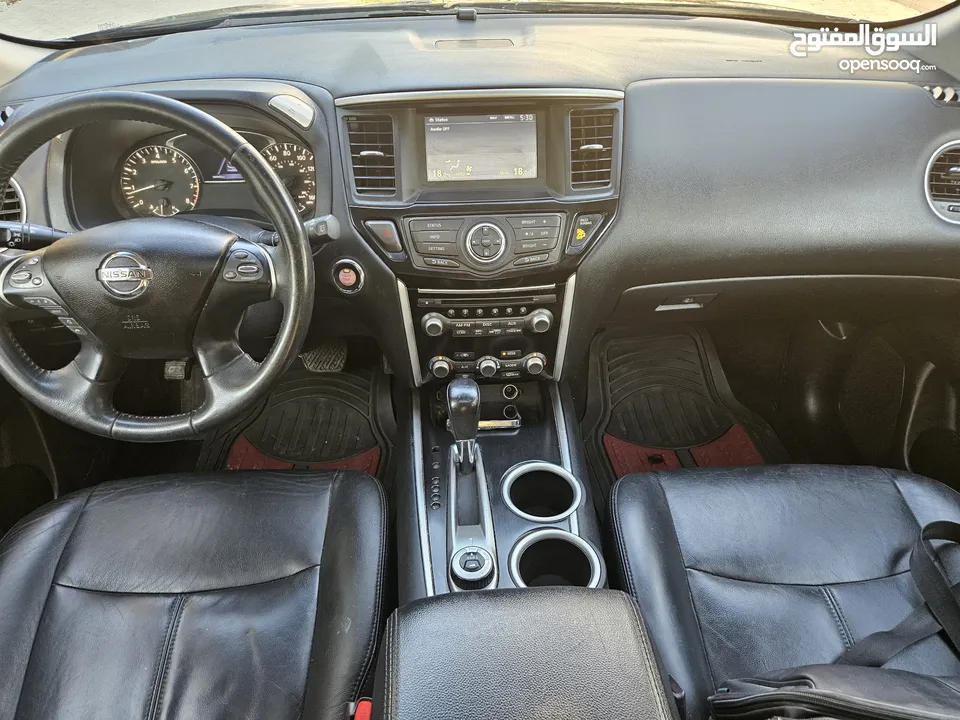 Nissan Pathfinder  4x4 2016
