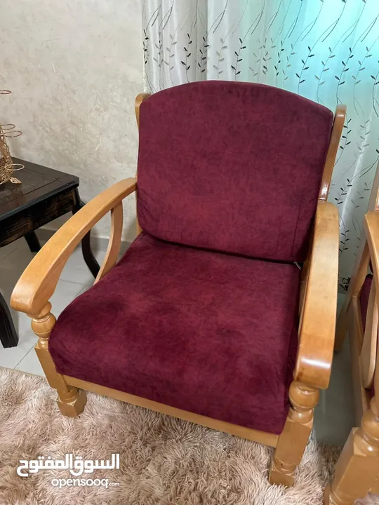 طقم جلوس شبه جديد