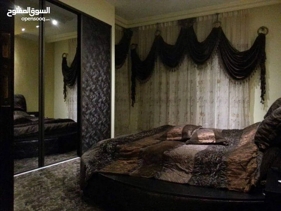 من المالك مباشره - الفحيص - روف اربع غرف ماستر مع طله بانوراميه