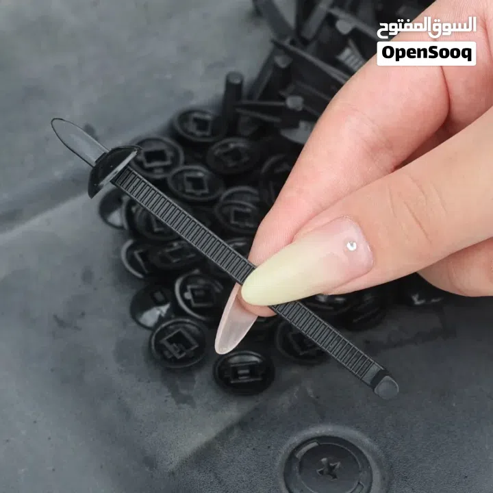 للبيع كليبات لتثبيت القطع تصلح لمعظم السيارات