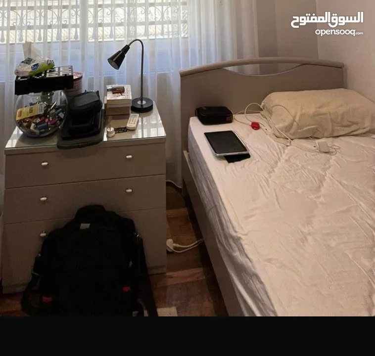 تخت و بيرو خشب