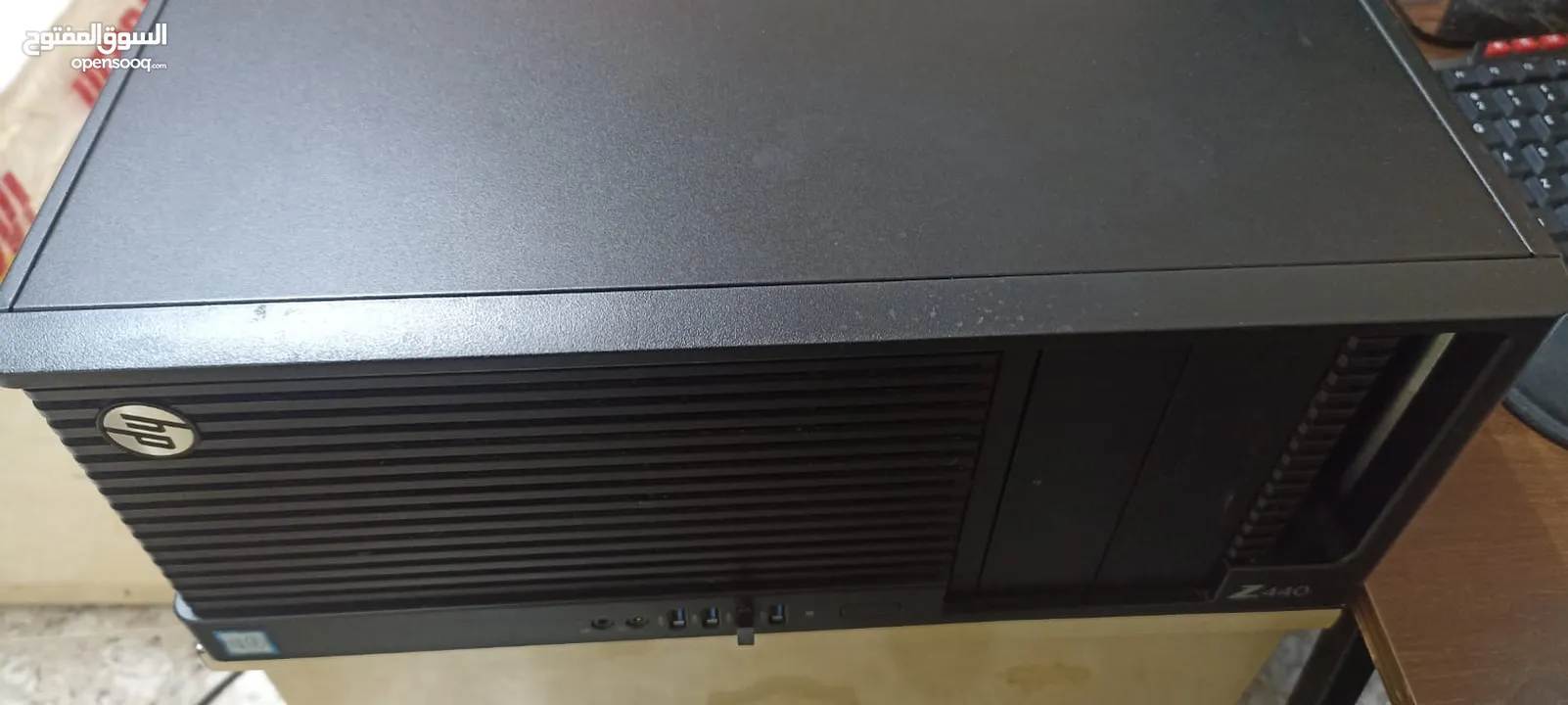 جهاز PC نوع محطة عمل Workstation موديل HP Z440 مع الشاشة والماوس والكيبورد وحافظ الطاقة الكهربائية