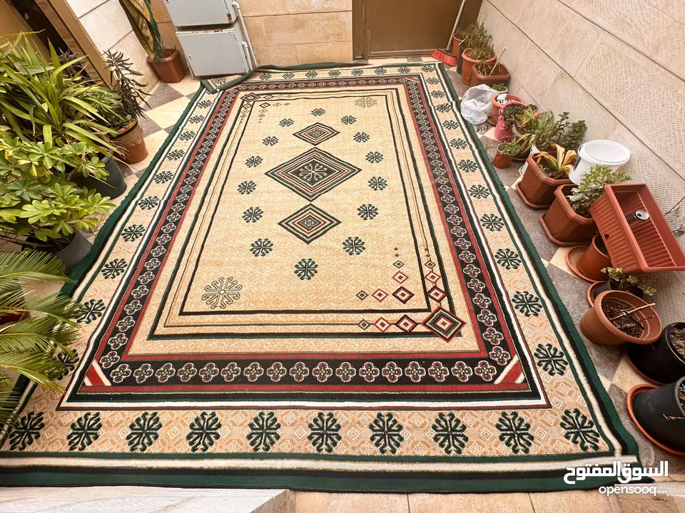 خريبة السوق الجويدة سجادة وممر نفس اللون والرسمة بحالة جيدة جدا بسعر مغري
