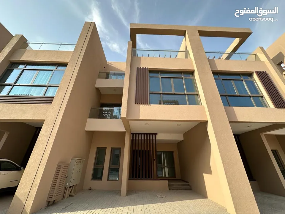 4 + 1 BR Brand New Townhouse with Private Rooftop Pool