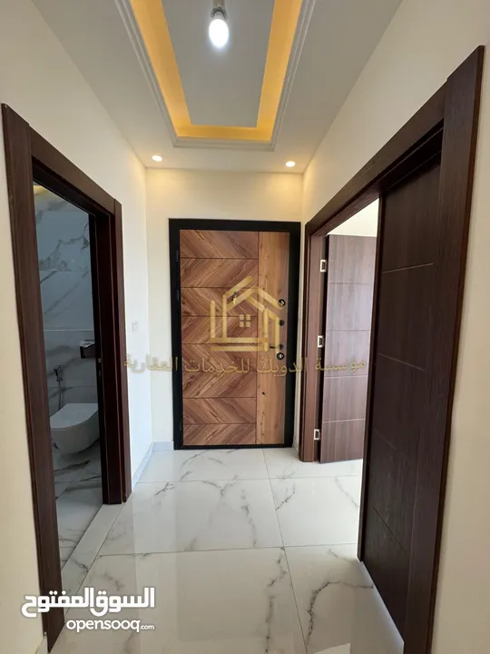 لم تسكن - تشطيبات فاخرة - طريق المطار - 4نوم - 230م - بإطلالــــه بانوراما - تستحق المشاهدة