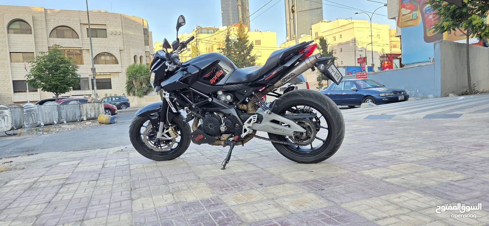 دراجة ابريليا 750 cc بحالة ممتازة 2016 ماشية 24000 فقط مالك ثاني صيانة دورية في الشركة 3200 دينار