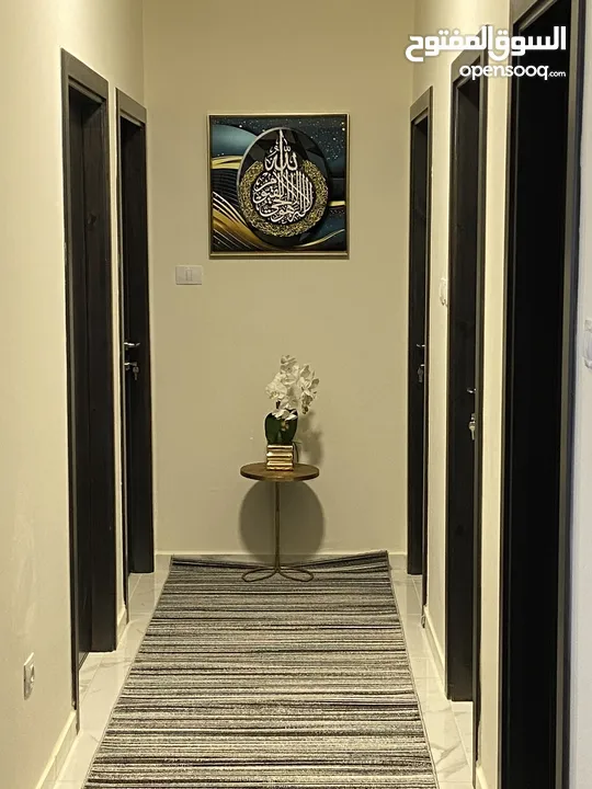 شقة عرسان فاخرة للإيجار في روابي – مفروشة بالكامل بذوق راقي