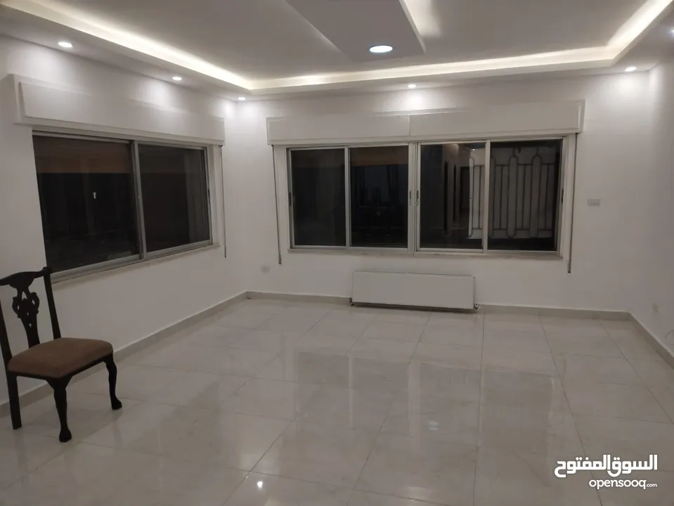 شقة فارغة للإيجار في عبدون - REF: 14542