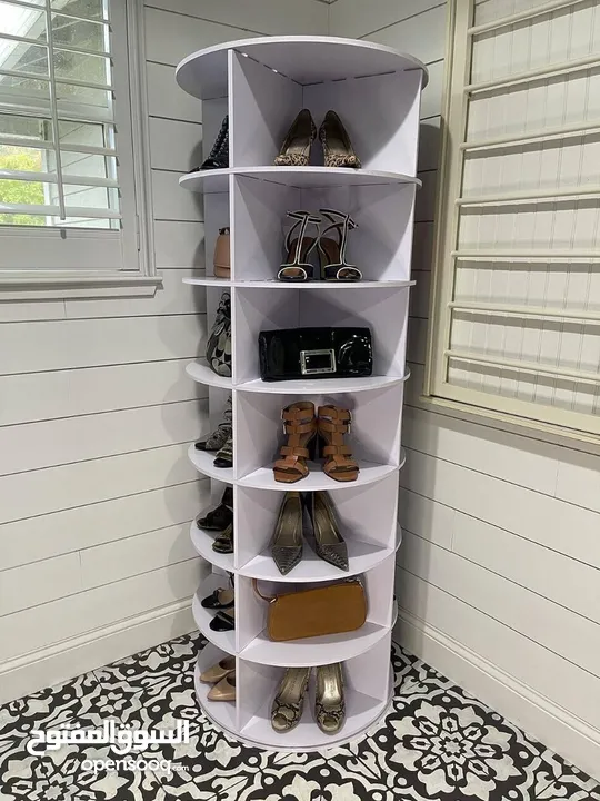 خزانة دوّارة بتلف 360 درجة كاملة، تصميم عصري فاخر بلمعة أنيقة وتفاصيل مرتّبة بتخلي أي زاوية بالبيت