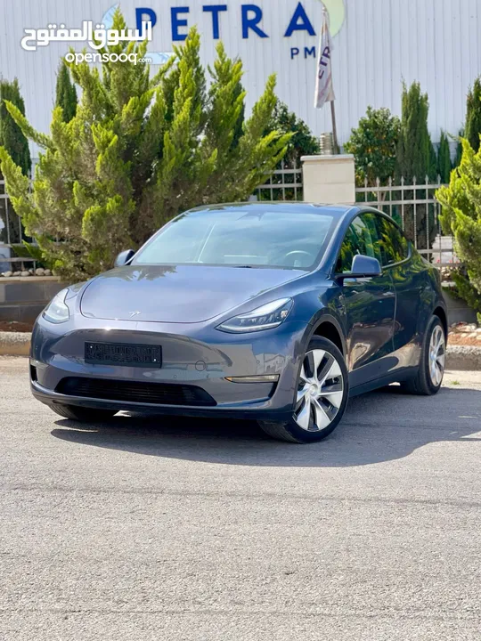 Tesla Model ((Y)) 2022 dual Motor Long Range  فحص كامل فل اضافات