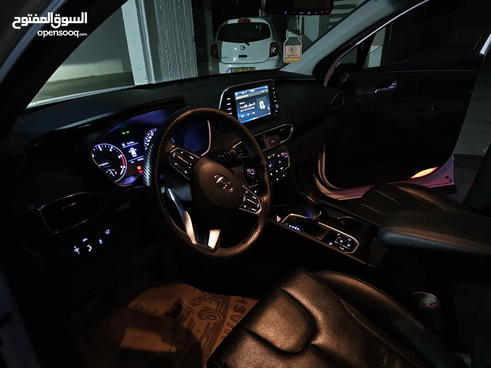 هونداي سنتافيه 2020 ترخيص 19 للبيع. 7 ركاب اصل .عداد قليل