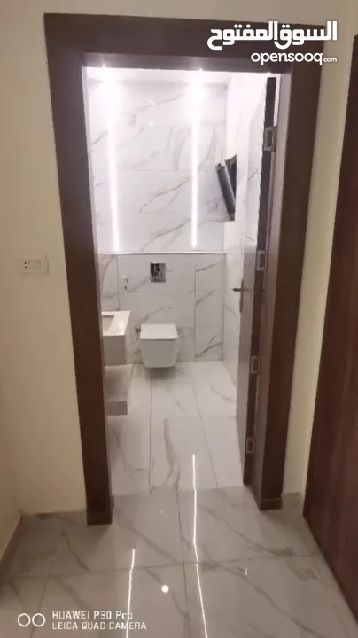 شقة للإيجار طابق ارضي فخمة جدا