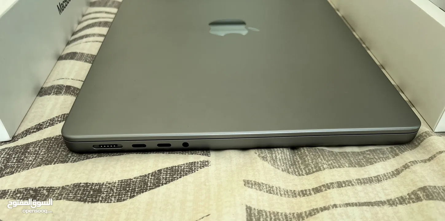 Macbook Pro 14’ M1 Pro 32GB Ram 2TB SSD + Incase hard Cover excellent (unused)