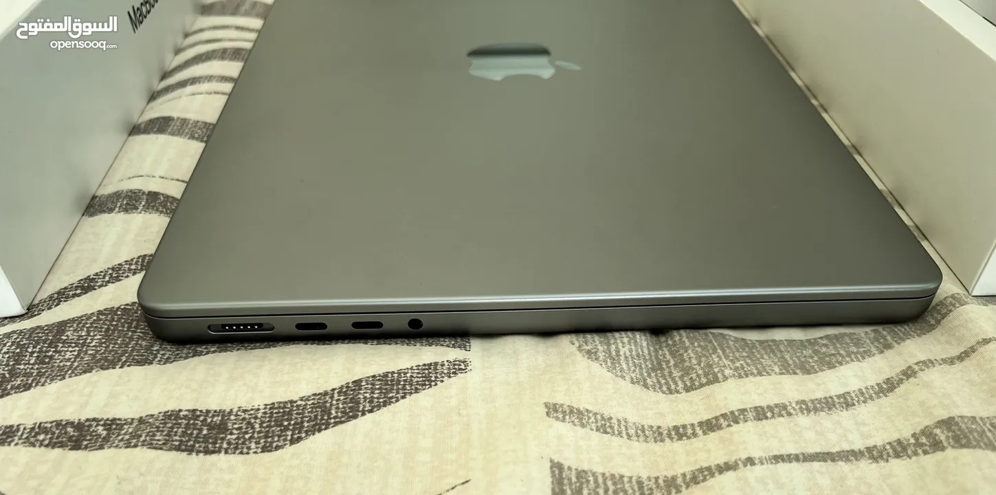 Macbook Pro 14’ M1 Pro 32GB Ram 2TB SSD + Incase hard Cover excellent (unused)