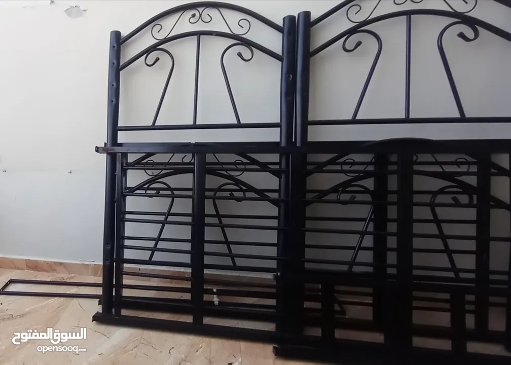 سرير حديد طابقين ثقيل بحالة ممتازة للبيع الحزام الدائري
