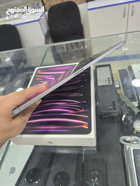 iPad pro 12.9 6th generation inch m2 مع خط بسعر مميز جدا