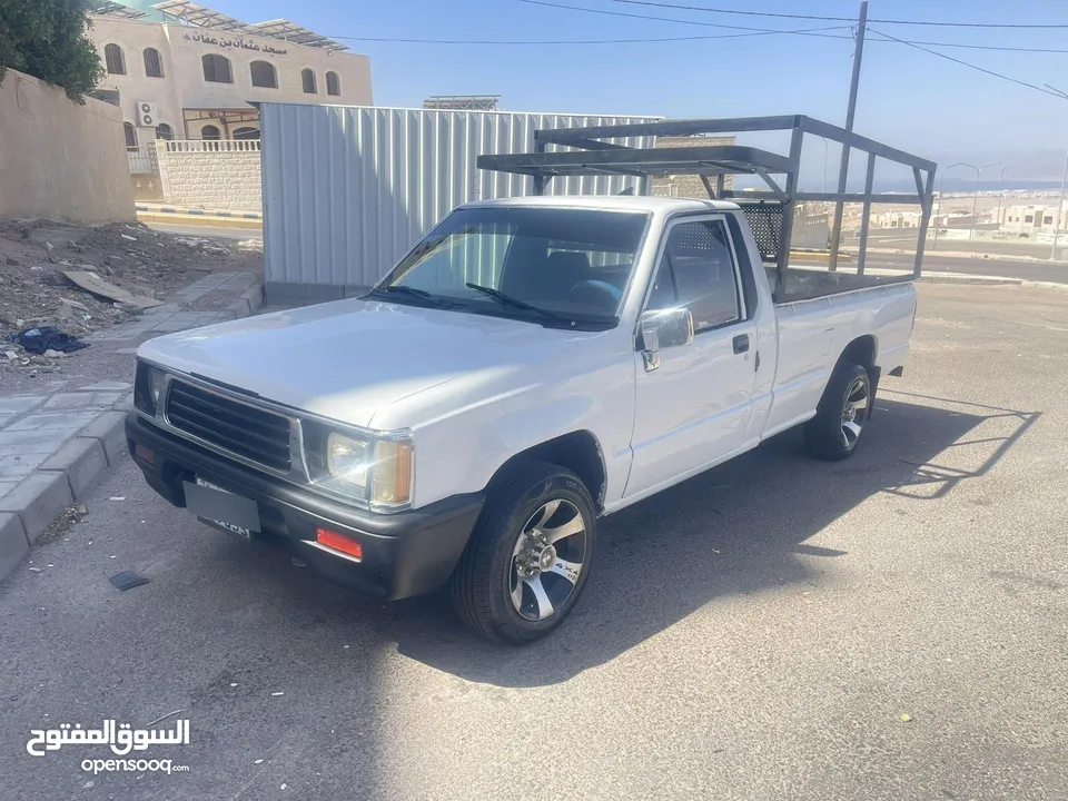 بكم ديزل ميتسوبيشي موديل 1987 بحاله جيده  تنازل فوري معه ترخيص شهرين السعر 2500 قابل للتفاوض