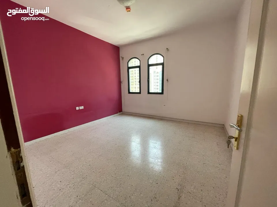 Apartments for Rent in sharjah AL majaz 1 Three master rooms and one hall 2 balconie
