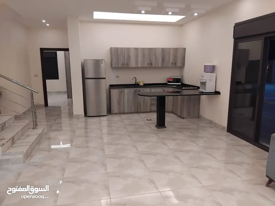 مزرعة وشاليه فيلا طلة الجبل في بيرين للايجار اليومي والاسبوعي والشهري اطلالة ولا بالخيال نتشرف فيكم