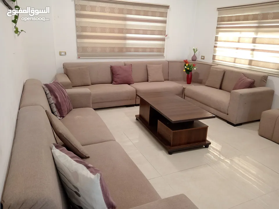 كورنر عائلي بحاله ممتازه