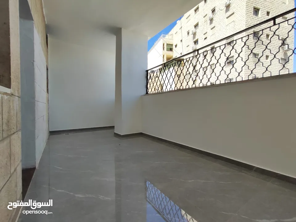 شقة غير مفروشة للإيجار – الرام (أول نزول الكسارات قرب سوبر ماركت السلايمة)