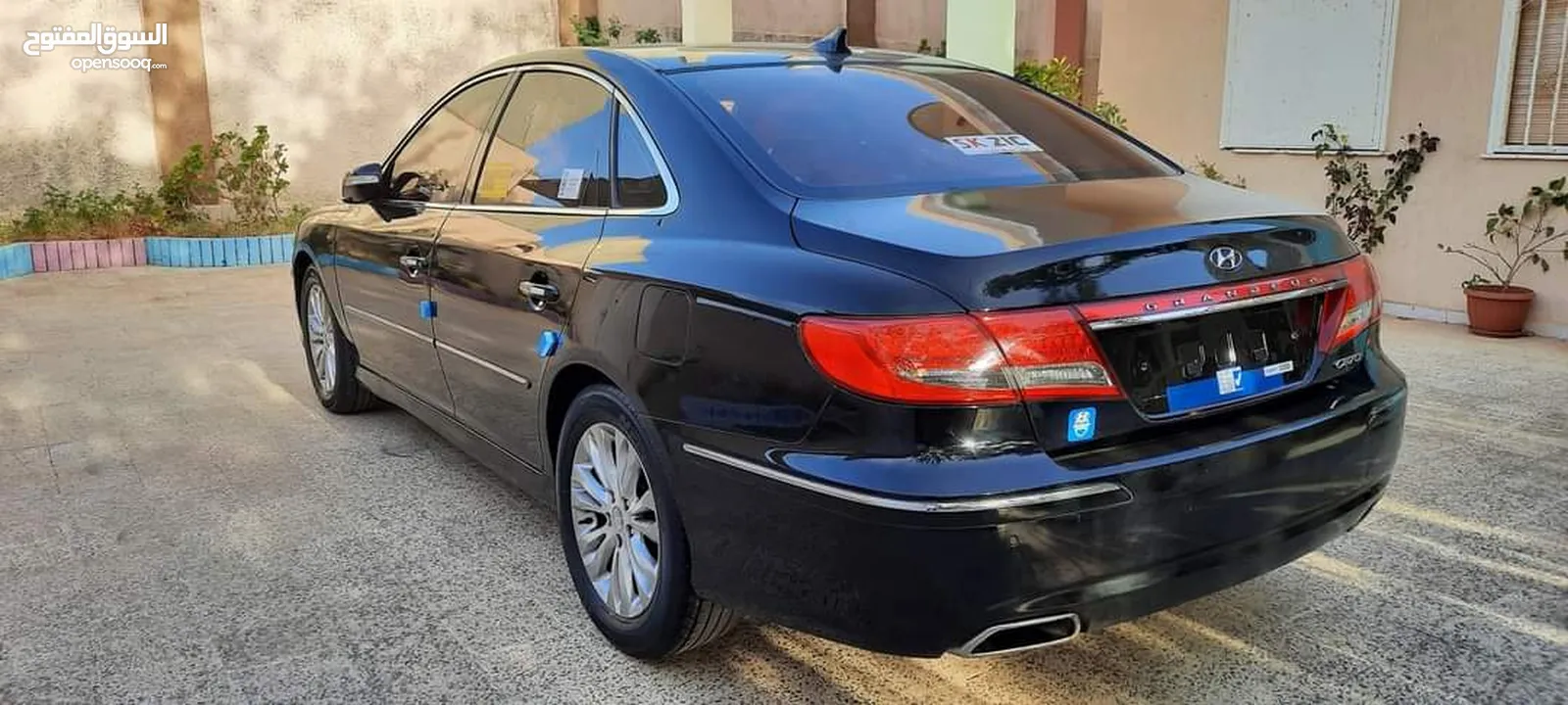 HYUNDAI_GRANDEUR_AZERA_2010