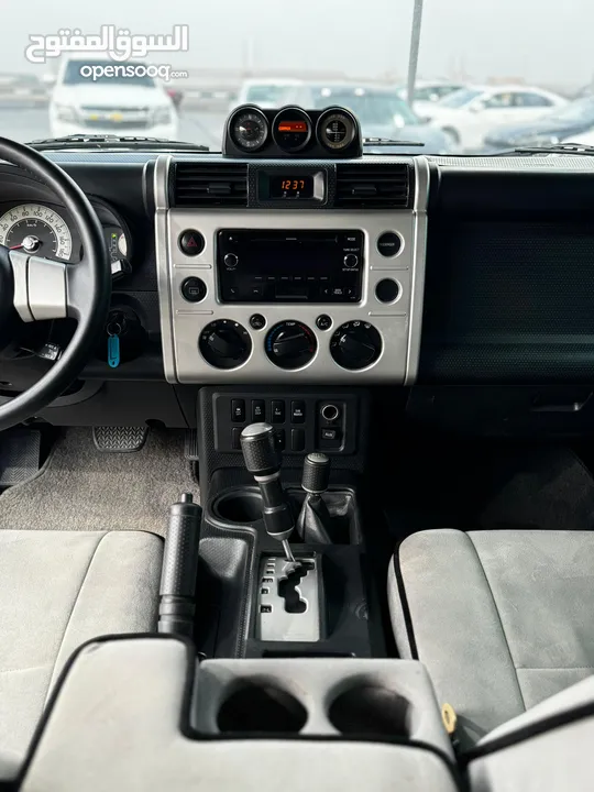 TOYOTA FJ CRUISER 2010