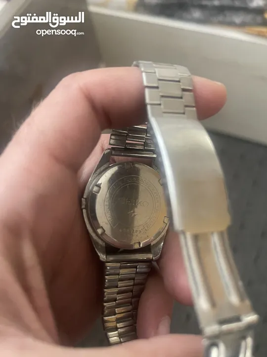 اربع ساعات للبيع