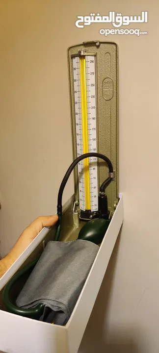 جهاز قياس ضغط الدم- ياباني