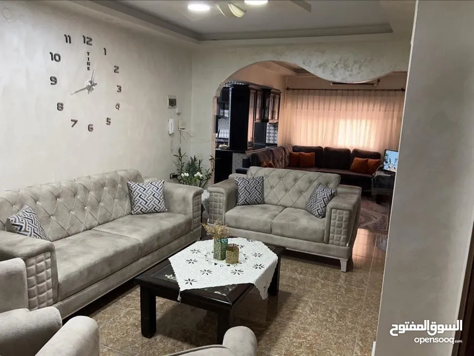 طقم كنب جديد استعمال عرسان شهرين  للتواصل على الواتس