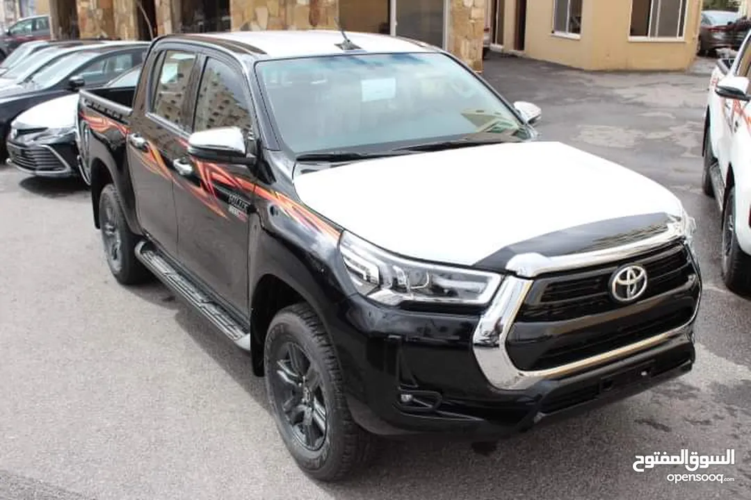 بيك اب Toyota Hilux 2023 كفالة الشركة