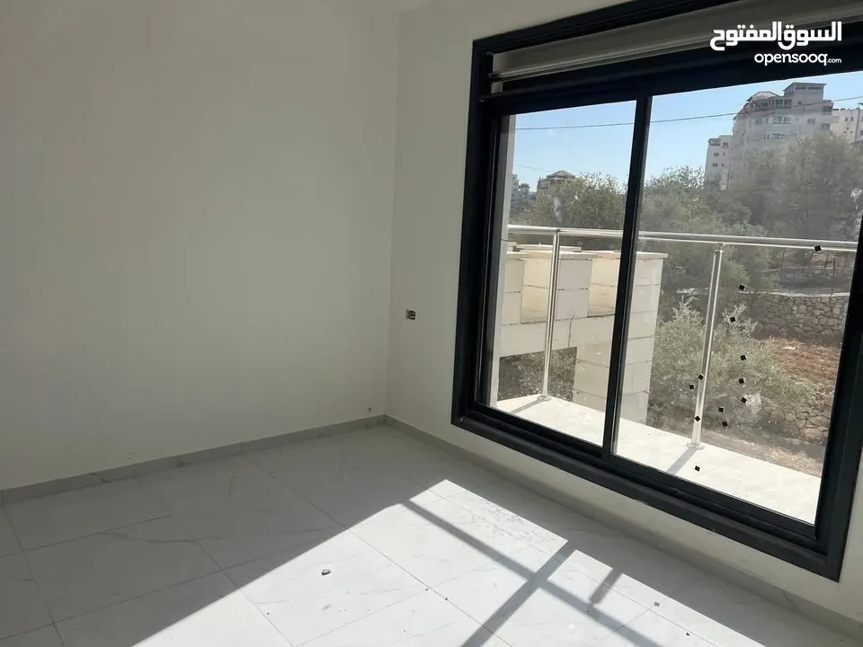 شقه البيع في البيره في سطح مرحبا قرب مسجد الخلفاء