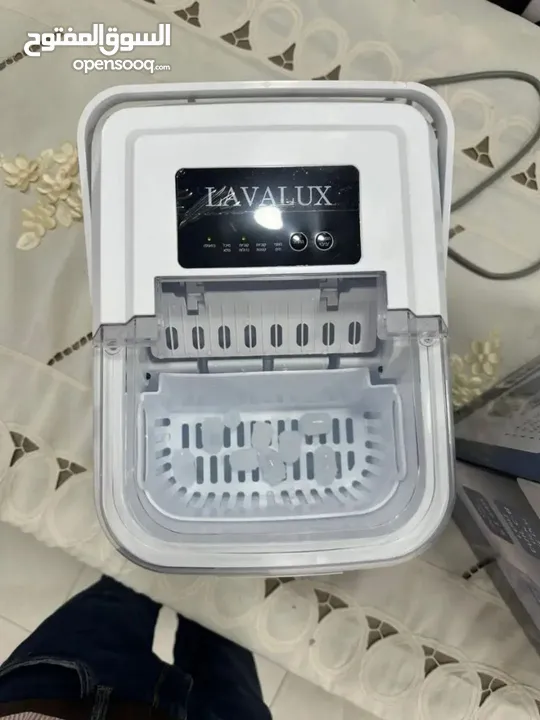 ماكينة صنع الثلج LAVALUX توصيل لكل المدن والقرى تواصل معي عبر الصفحة عرض خاص لاول 3 خصم 10٪