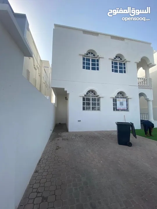 6Me5-Luxury Commercial villa located in Qurm