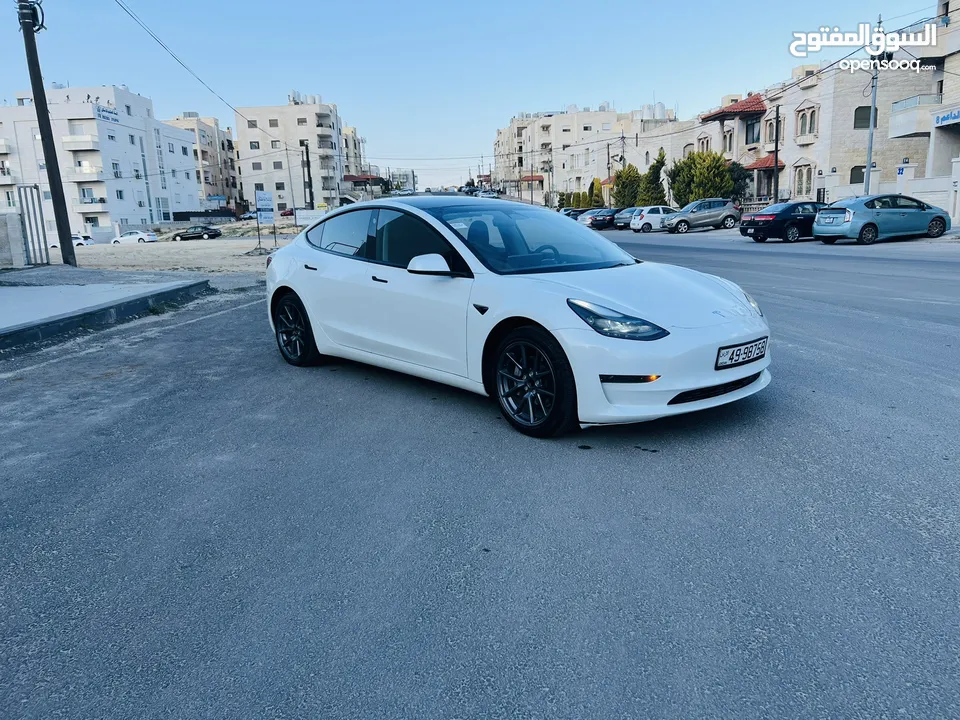 تيسلا 2023 لون ابيض لؤلؤي مميز تب نظافه فحص نظيف