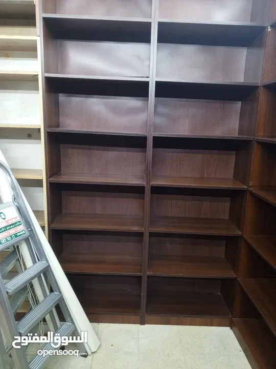 رفوف مكتبيه