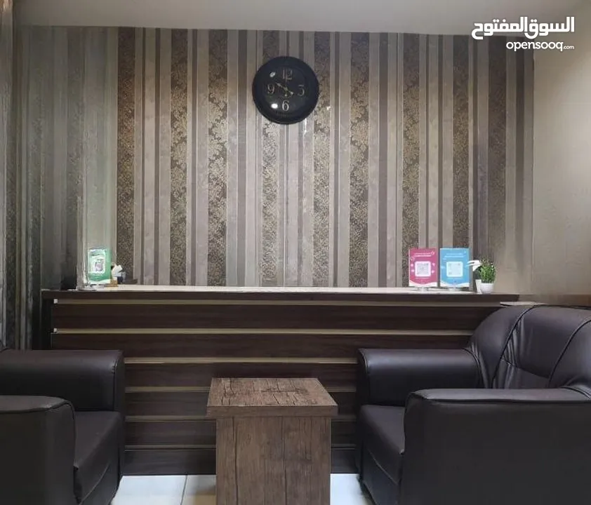 مكتب مدير فخم - مع ملحقاته للبيع