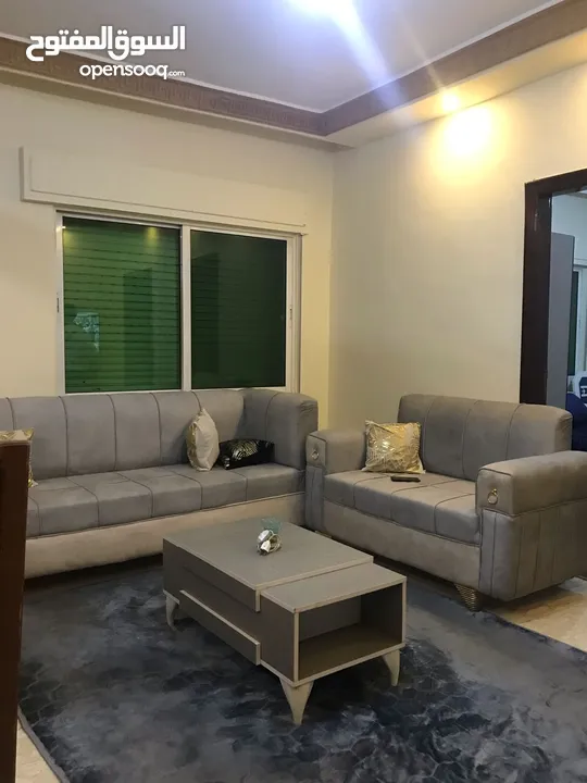 شقة مفروشة سوبر ديلوكس بالجاردنز - للايجار 550دينار شهري