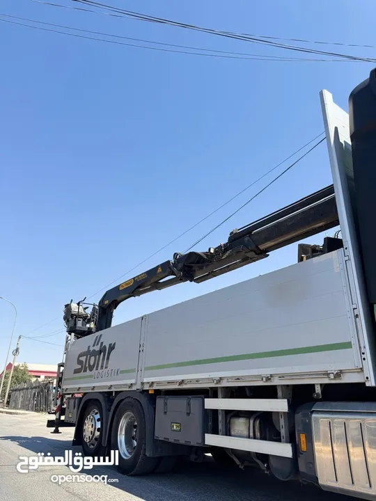 سيارة شحن مرسيدس  2020 mb5 قياس 2545 مع ونش طوب نوع palfinggr مع صندوق جناب المنيوم