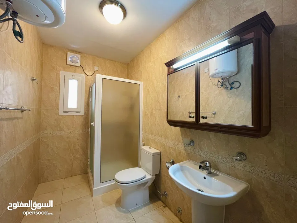 villa for rent in Madinat Sultan Qabous فيلا للايجار في مدينة السلطان قابوس