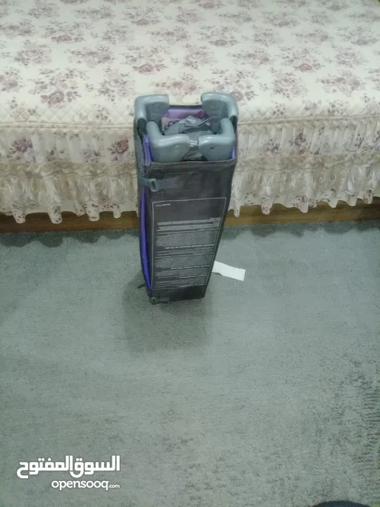 تخت اطفال امريكي اصلي مع فرشه بحال الوكاله للبيع بسعر مغري