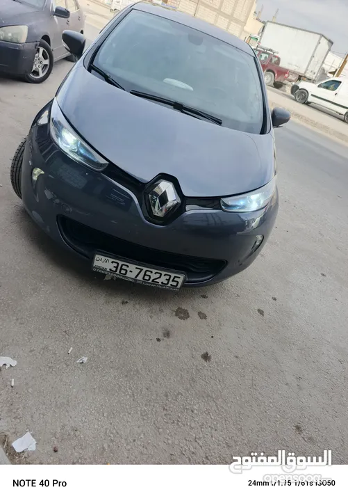 رنو زوي 2018 بيع كاش او بالتقسيط بدون بنوك  أو شركات التسهيل جميع الاضافات السياره اربعه جيد