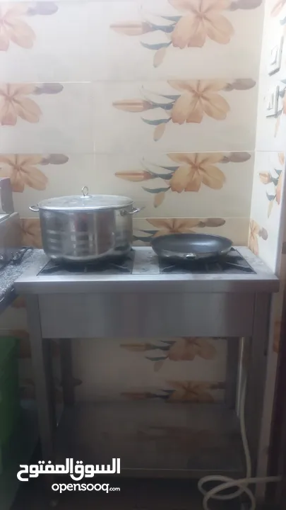 مشروع مطعم معجنات وبيتزا متكامل للبيع مع كافة المعدات الجديدة ورخصة مطعم شامل،بداعي العودة إلى سوريا