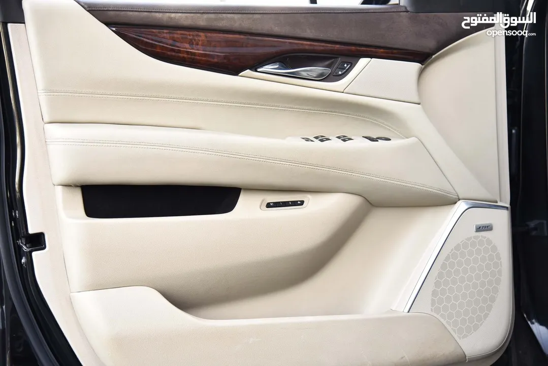 cadilac Escalade  وارد الوكالة و صيانة الوكالة مواصفات خاصة